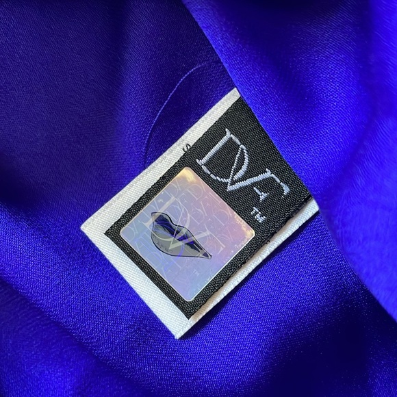 Diane Von Furstenberg Silk Sapphire Blue Unlined Blouse 0 - Picture 5 of 6